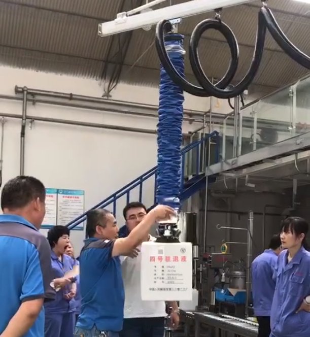 气动吸吊机